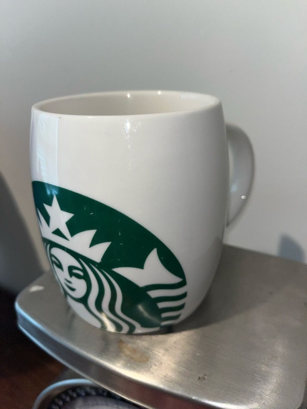 2010 Starbucks edition Rounded sides Siren White Ceramic 14 Oz Coffee Cup Mug
